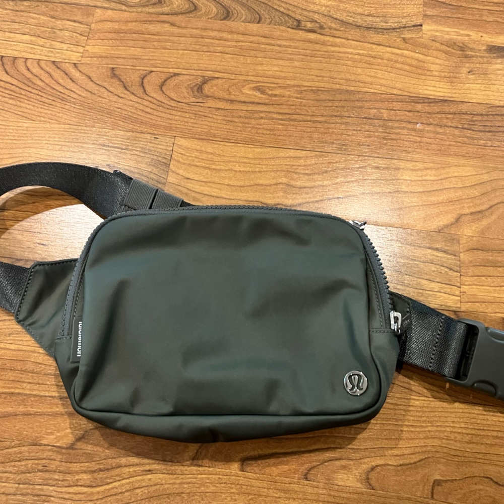 Everywhere belt bag - large